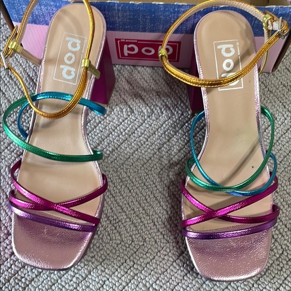 POP Strappy Sandals - Picture 2 of 8